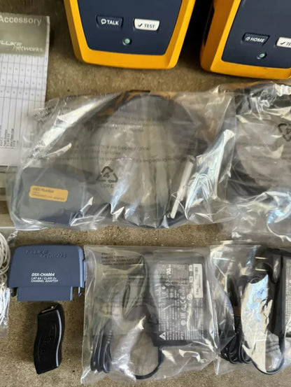 FLUKE Networks DSX 8000 Versiv 2 Cable Certifier Tester Kit